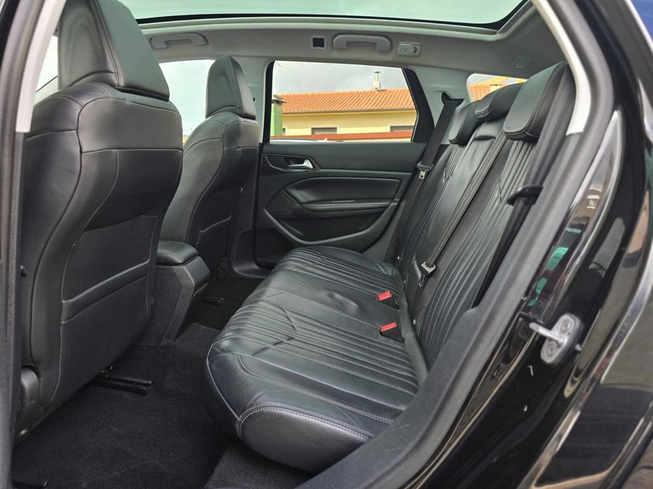 Peugeot 308 SW — fotografia 12