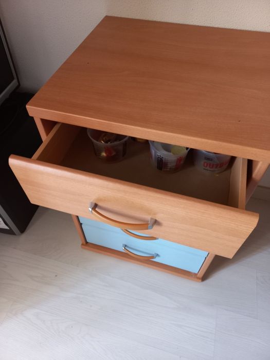 Secretaria e parteleira em pinho