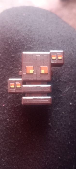 Figurka Minecraft Kinder Joy