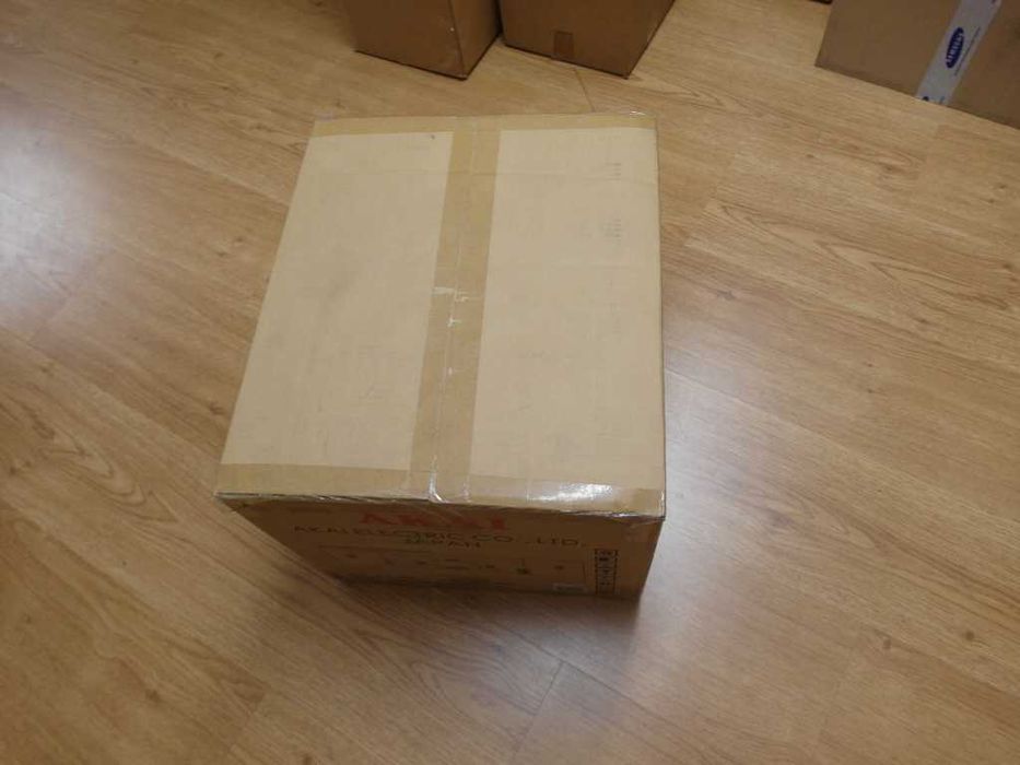 Amplificador com 5 colunas e woofer Akay Novo