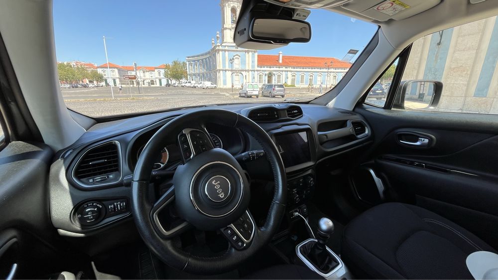 Jeep Renegade T 1.0 de garagem