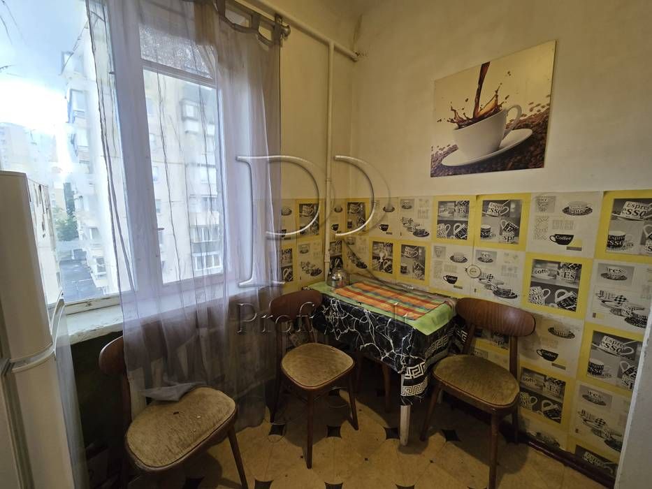 Продаж 2 кімн. квартири вулиця Антонова 35
