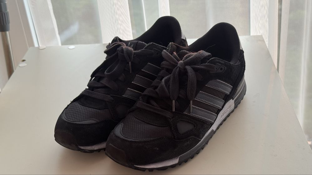 Продам кроссовки  Adidas ZX 750 43 розмір