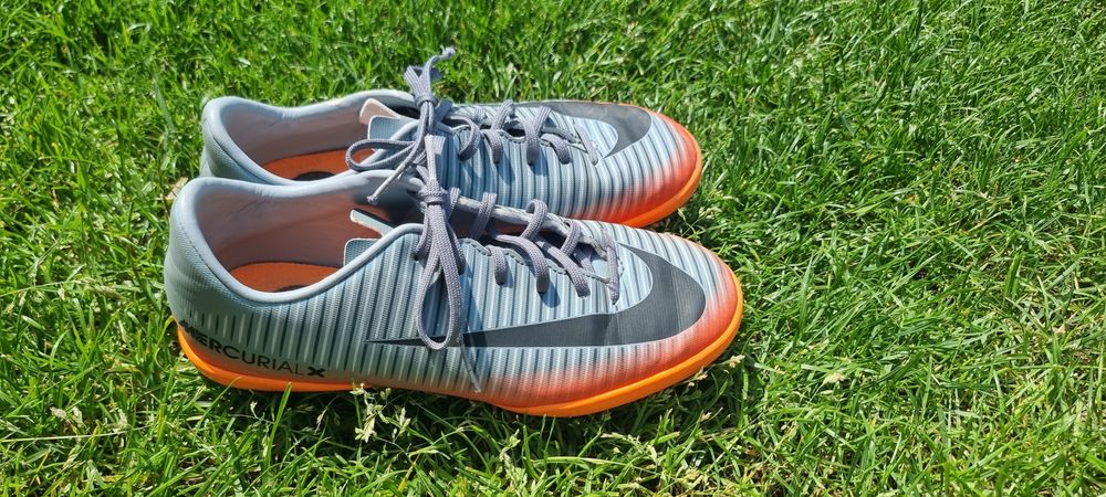 Buty Cr7 halówki Nike 22,5 cm r.35