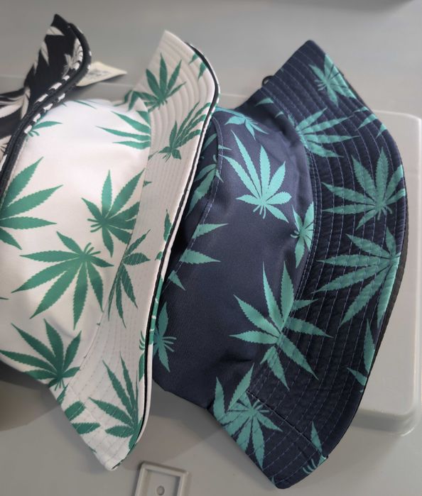 Kapelusz bucket hat dwustronny - wzór liści, 6 kolorystyk