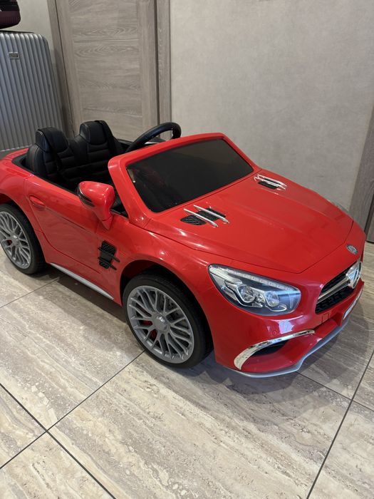 Єлектромобіль Mercedes Benz