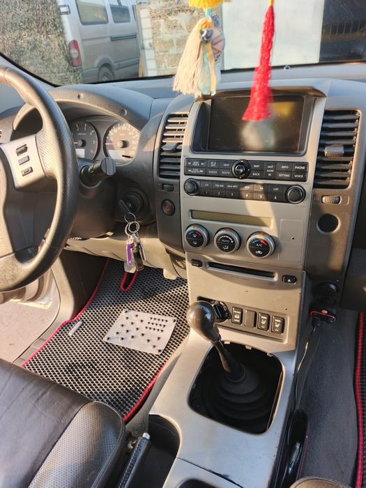Продам nissan navara d40