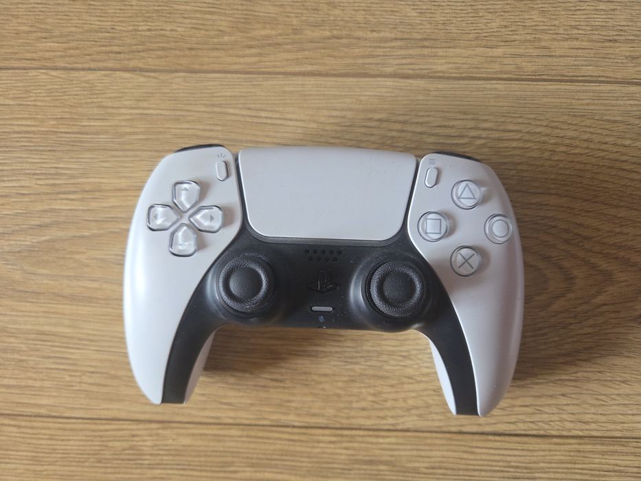 Konsola Ps5 PlayStation 5 z padem