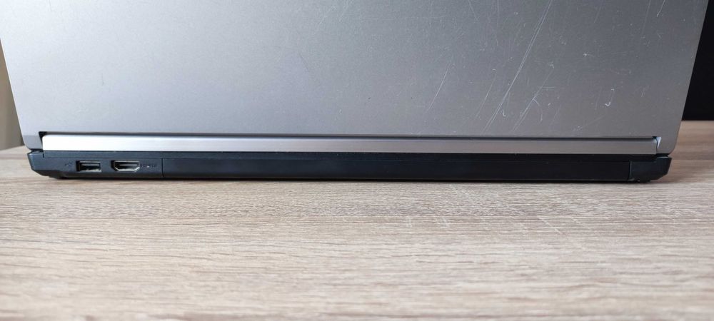 Portátil Fujitsu Lifebook E754 i5|8GB|SSD 256GB|15.4"