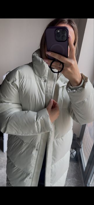 В наявності пуховики calvin klein