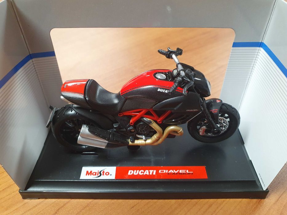 Ducati Diavel Carbon 1:18