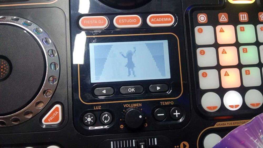 Mesa de Mistura VTech Kidi DJ Mix 10 em 1 – NOVA em Caixa