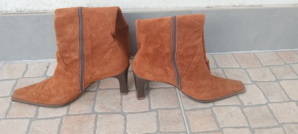 Botas camurça t38 como novas