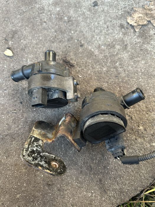 Водяний насос, помпа 144B00004R  Renault Megan Scenic Laguna