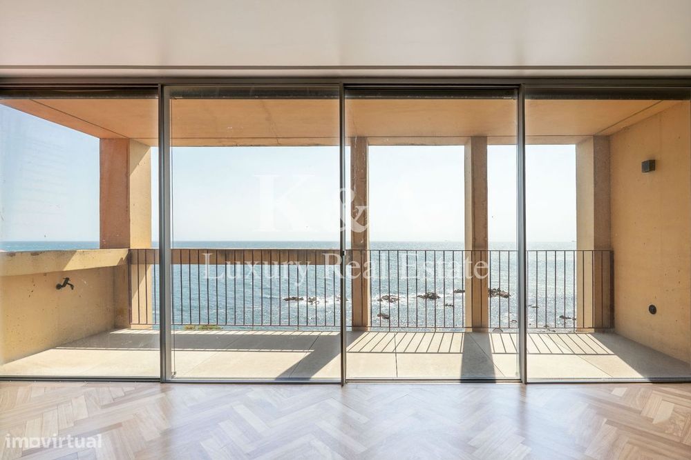 T2 Apartment on the First Line in Foz, Sea View.