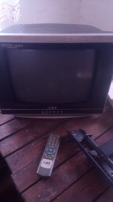 Телевізор для кухні або дачі