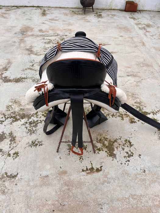 Montura vaquera nova