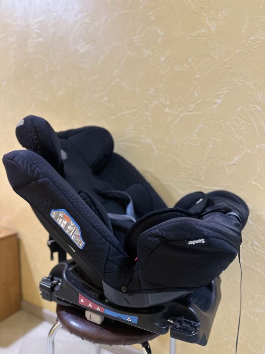 Автокрісло Lionelo