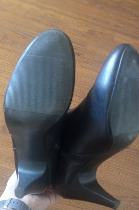 Продам осінні ботіночки