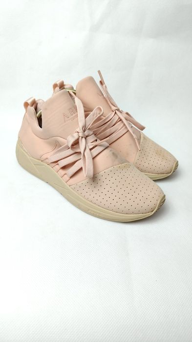 Buty sportowe do biegania damski Arkk Copenhagen rozmia 37 wkładka 23