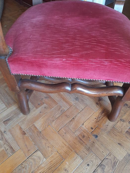 Cadeirão muito Antigo