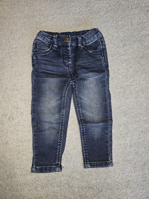 Модні зручні джинси для дівчинки 74-80см. У відмінному стані