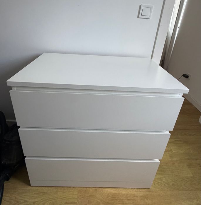 Cómoda branca IKEA