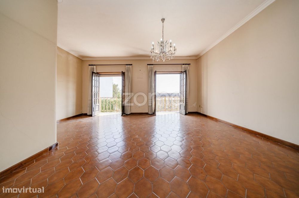 Prédio T4 com 363 m² em São Vicente – Braga!