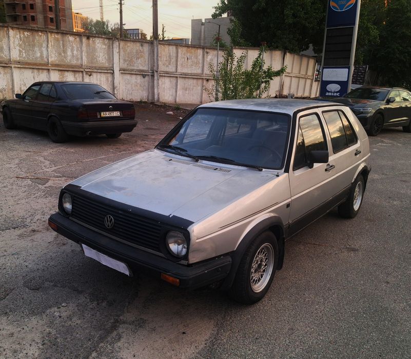 Volkswagen Golf 2  легендарный  1.6 мотор   газ бензин