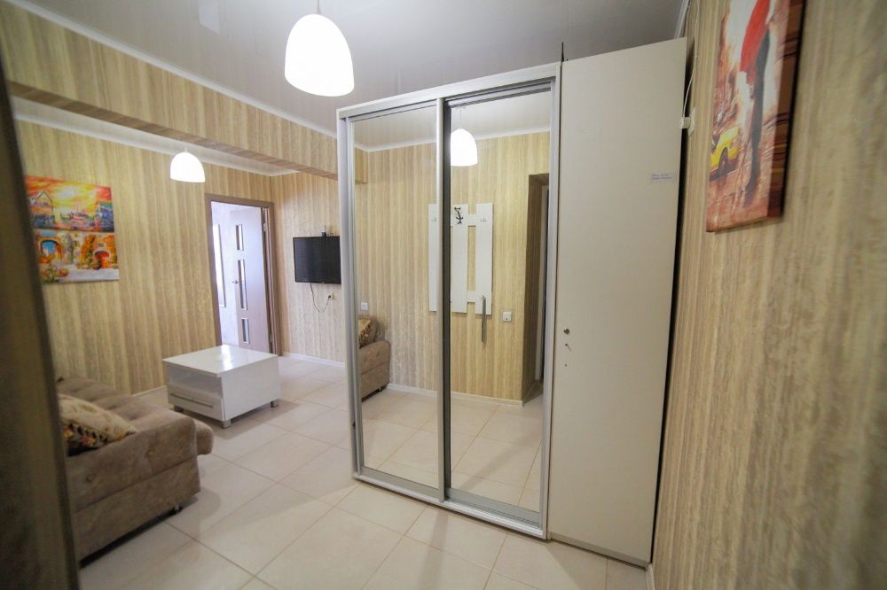 Подобова квартира біля Соборної з 2 окремими спальнями