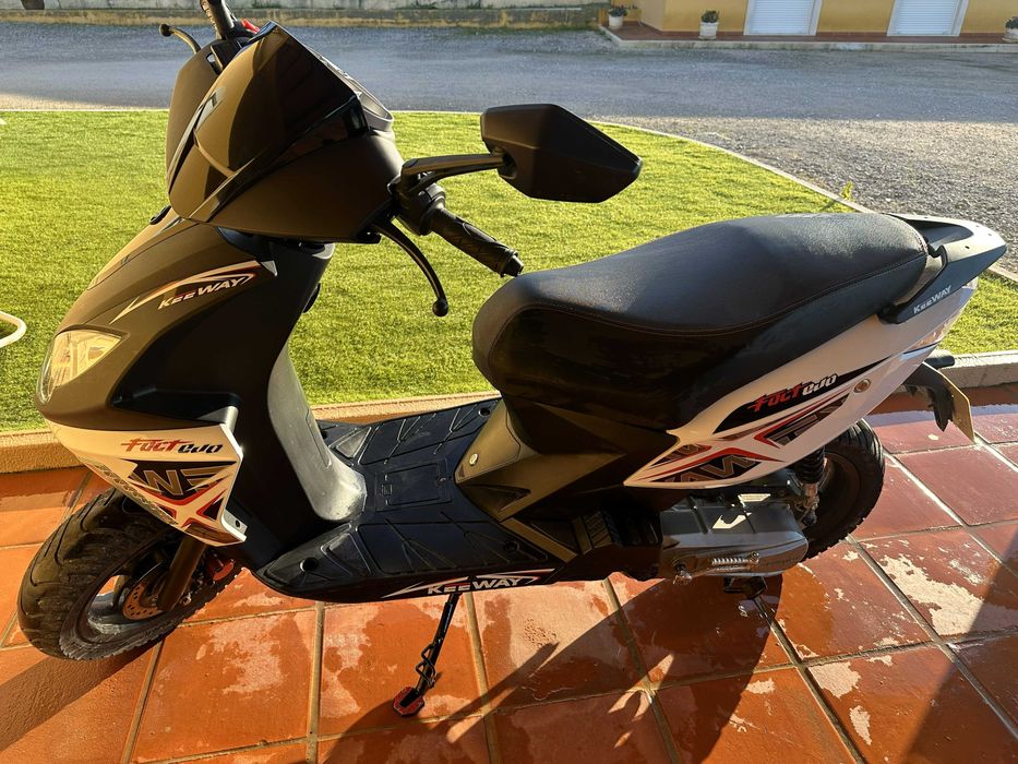 Scooter keeway como nova