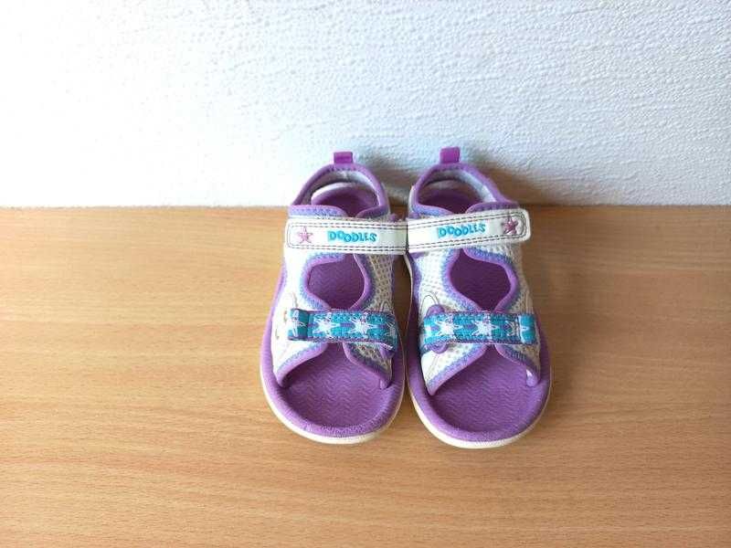 Класні босоніжки clarks uk6/22,5 р. устілка 14,5 см