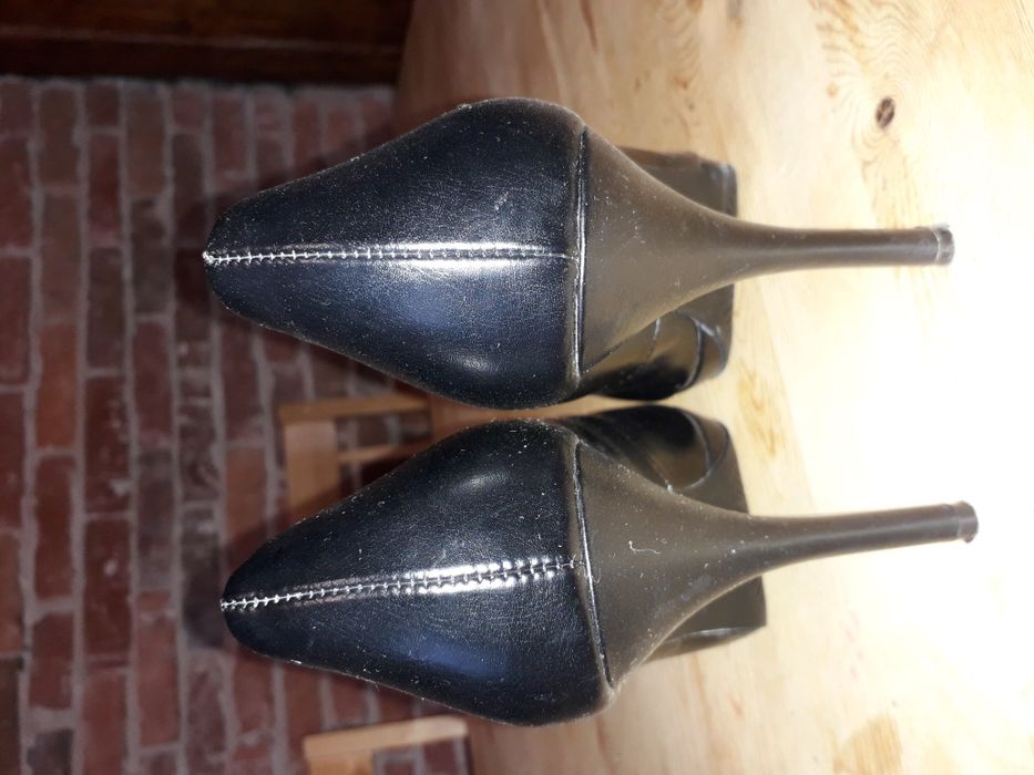 Czarne szpilki greceland platforma 39