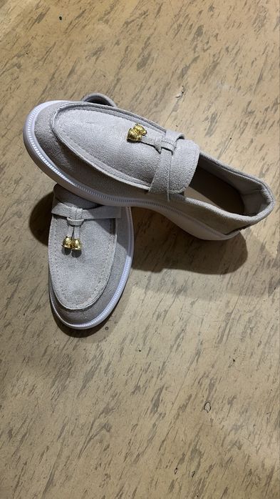 Продам лоферы женские