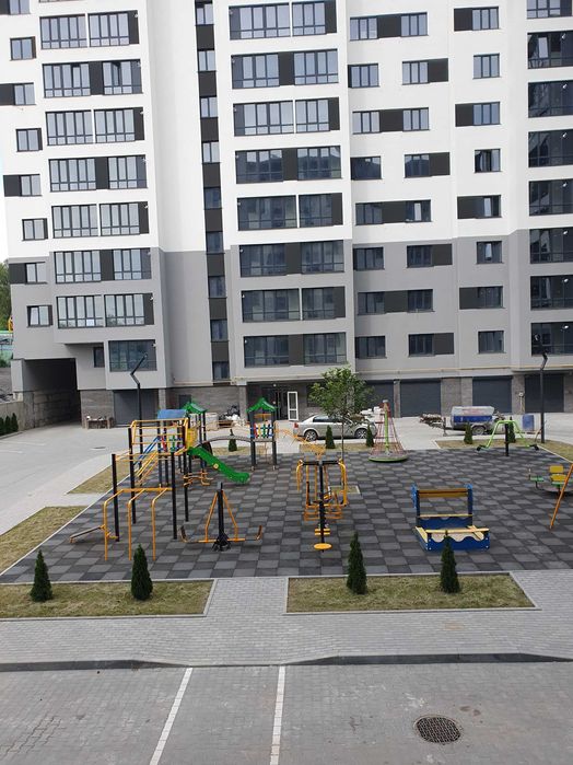 1 кімнатна квартира в зданій секції Автобіографії Виставка