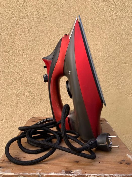 Ferro de engomar a funcionar