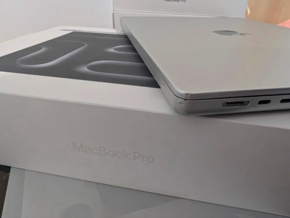 Macbook pro M3 Pro 16”