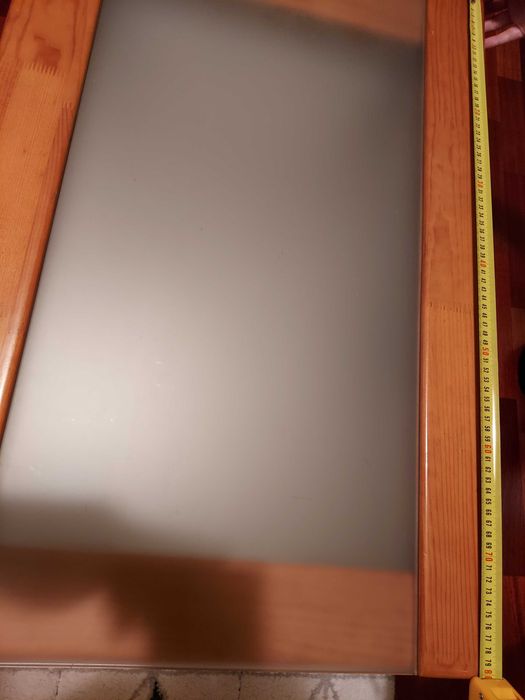 Mesa de centro de sala (pinho maciço e vidro)