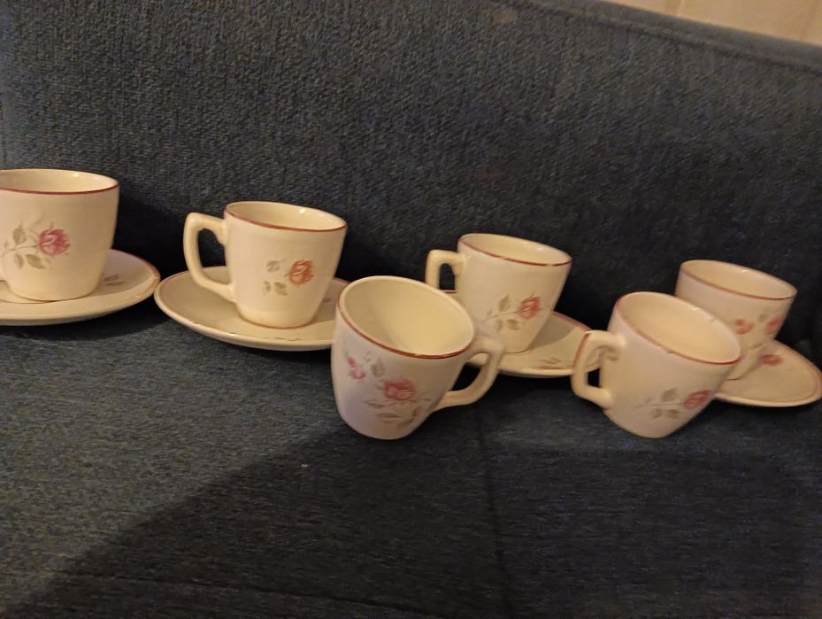 6 chavenas e 4 pires de cerâmica Muito antigos  - Vintage*