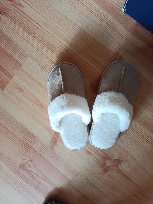 Nowe kapcie futrzane