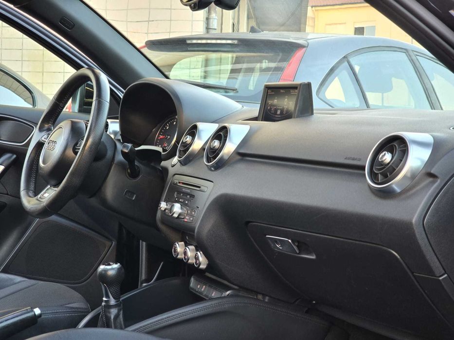 AUDI A1 S LINE 1.6TDI 105CV "FULL EXTRAS"