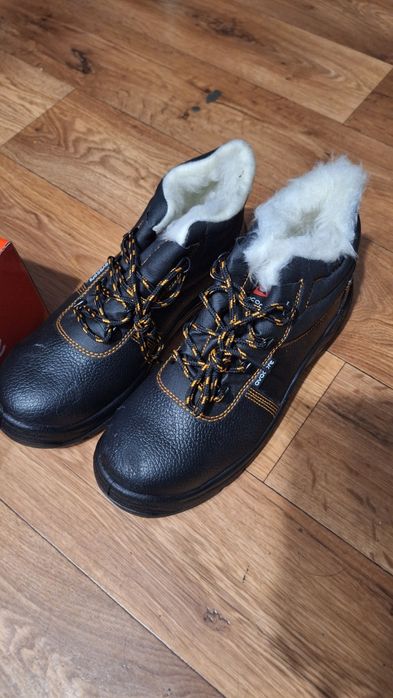Sprzedam buty robocze zimowe