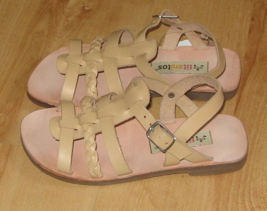 Sandália menina Titanitos Beje N.º 33 - NOVAS - 10€