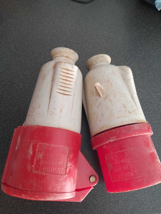 Tomada macho/fêmea trifásica