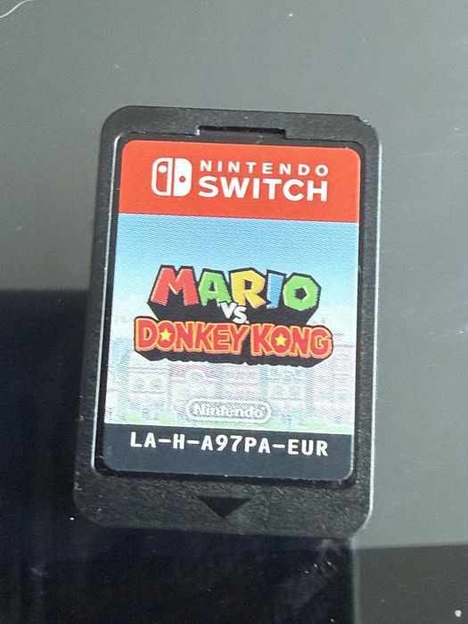 Nintendo Switch V2 em estado impecável