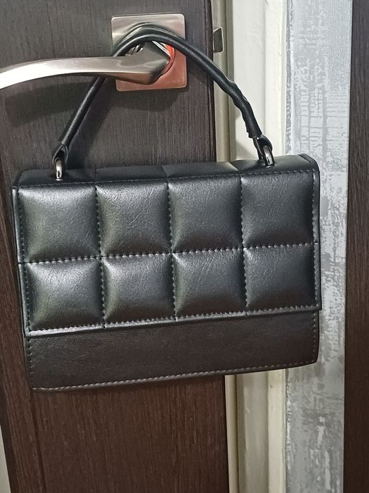 Сумка клатч,с плечевым ремнём.