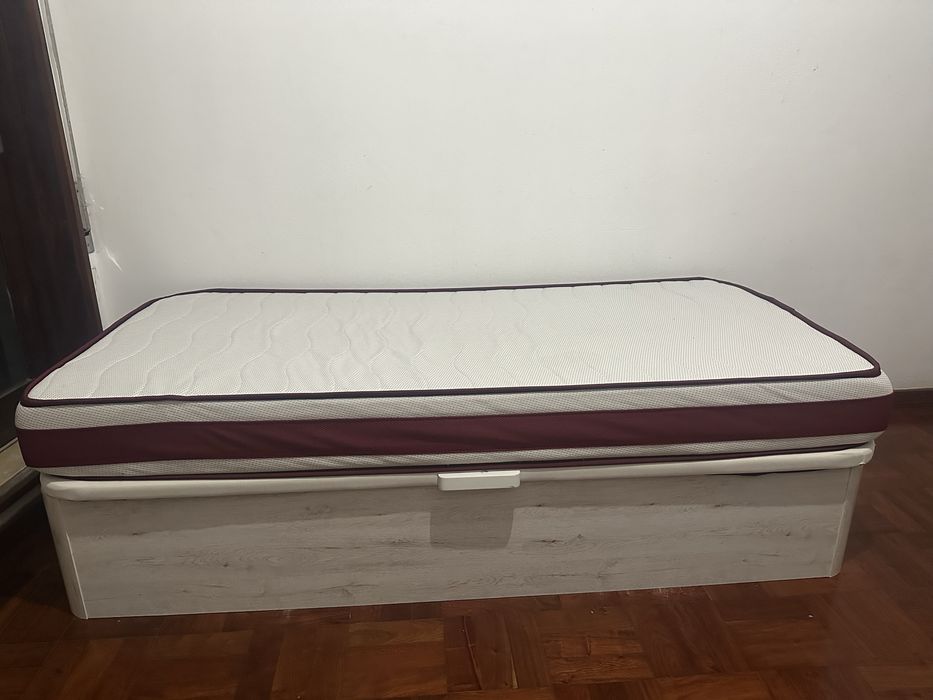 Cama solteiro com colchão