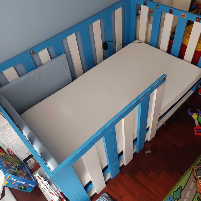 Cama criança em madeira