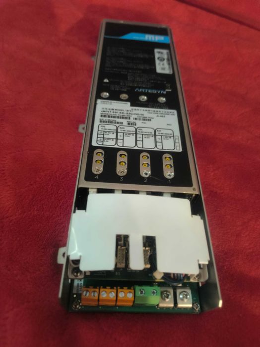 Zasilacz modułowy Artesyn uMP4T-S2F-S2L-S2Q-IQQ-00 – 600 W