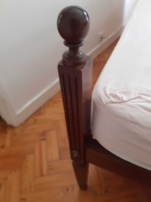 Estrutura de cama de solteiro